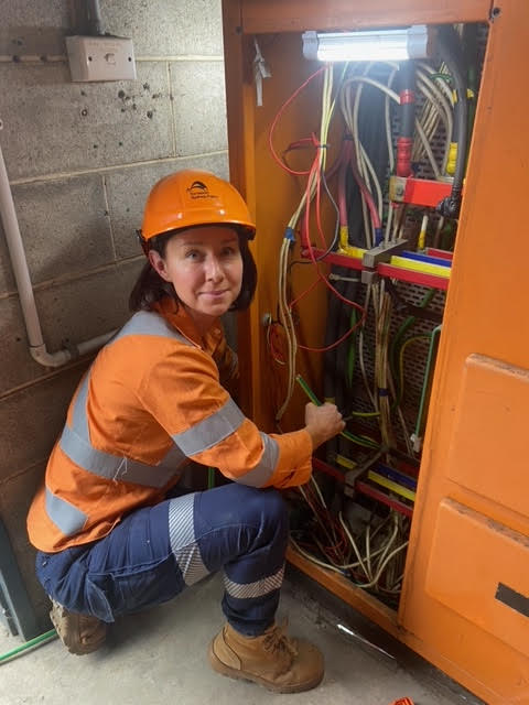 — Anna R., Electrician (Ottawa)